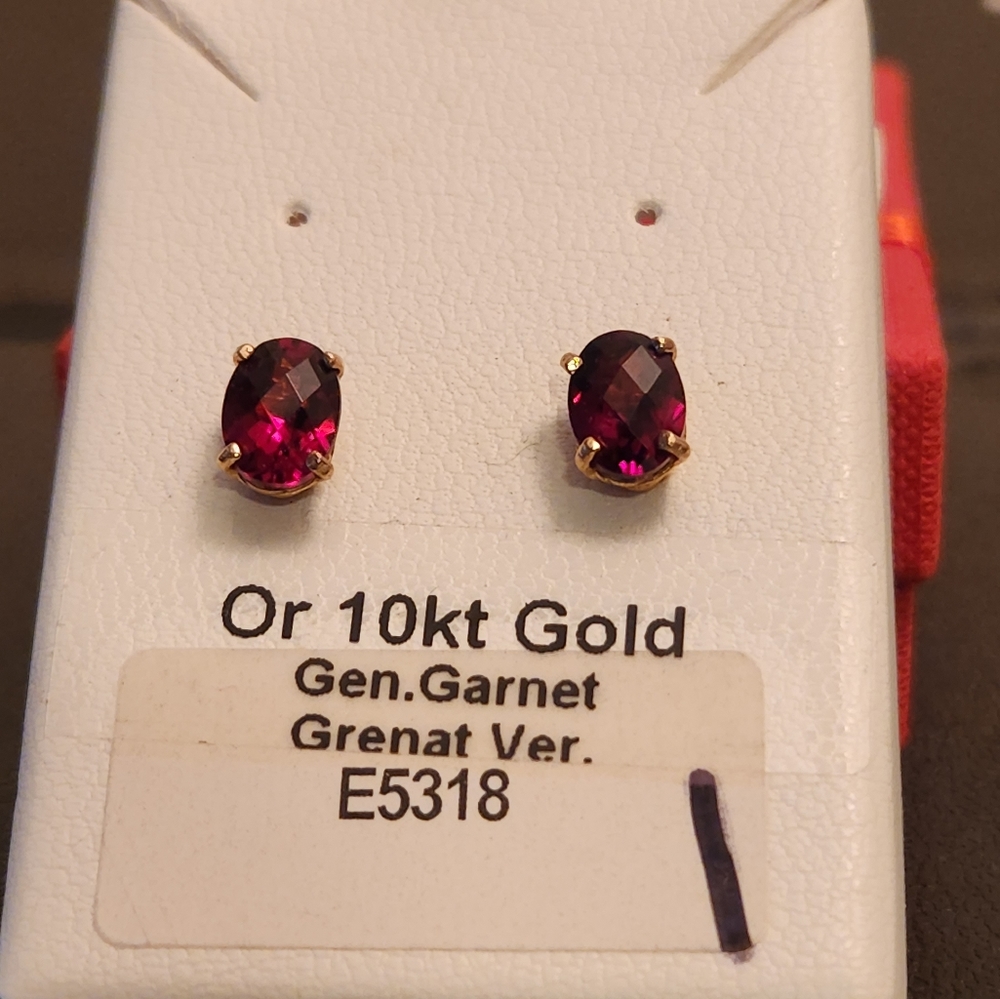 NEW 10K SOLID YG GENUINE OVAL-SHAPE GARNET EARRINGS